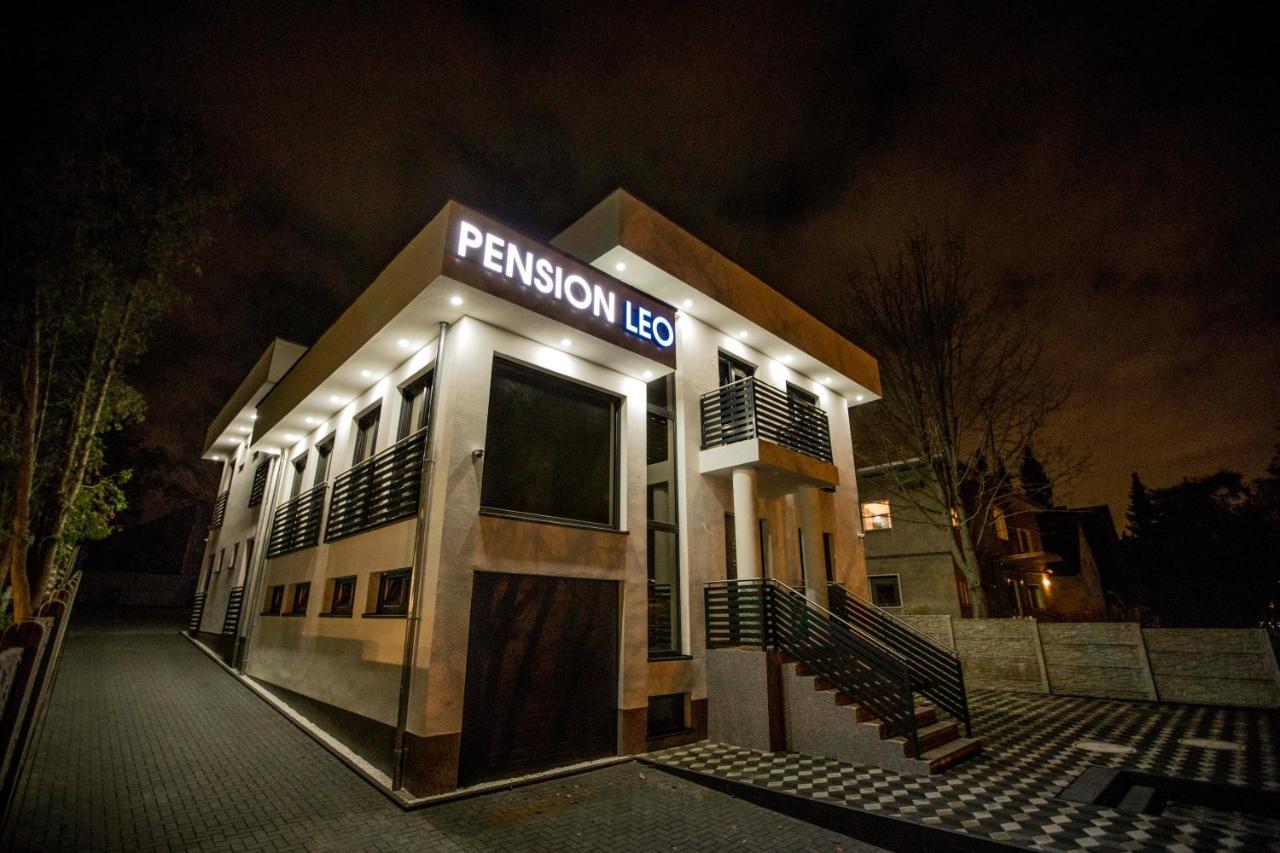 Pension Leo Berlijn Buitenkant foto